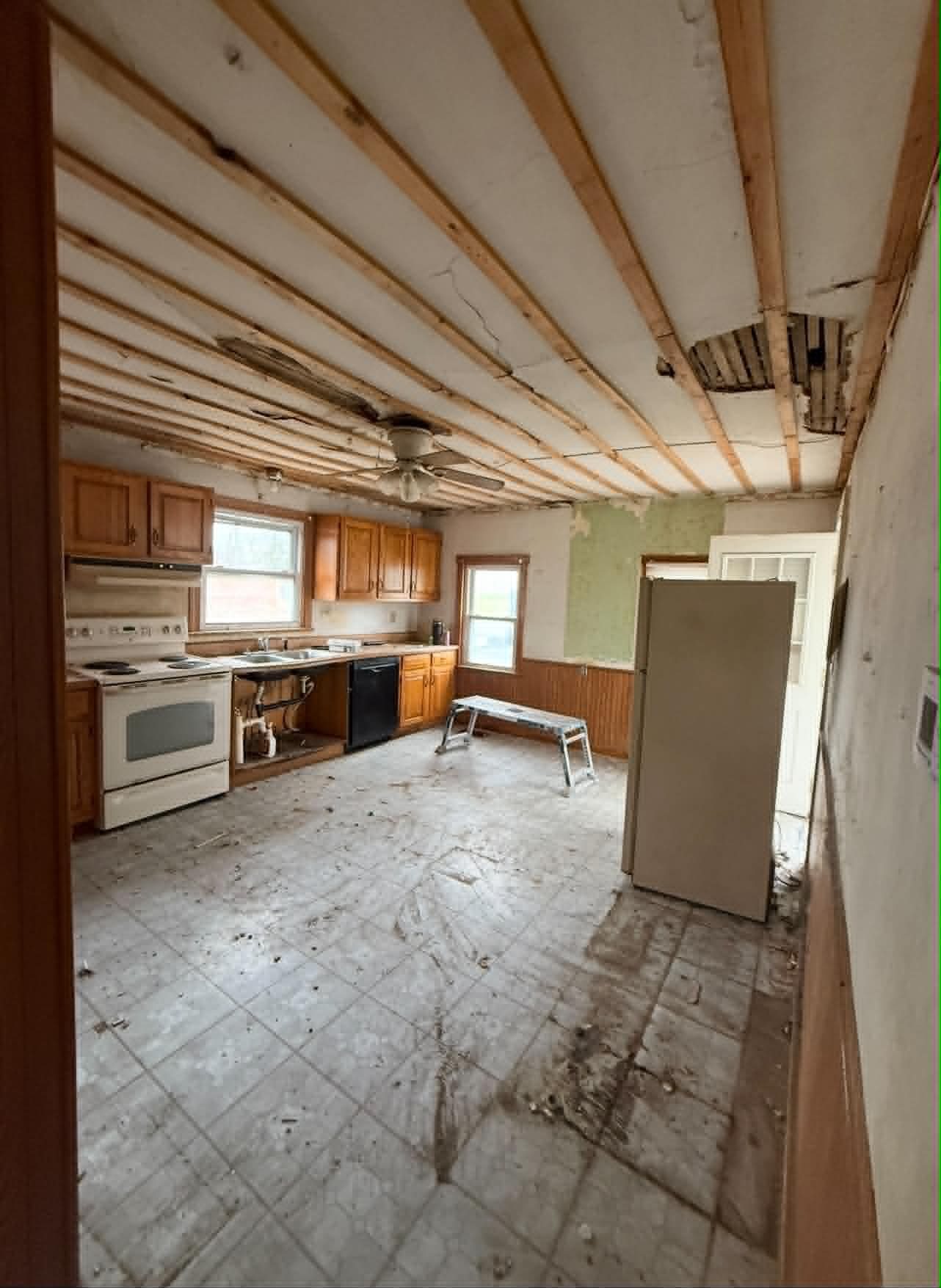 Kitchen ceiling repair work before finish